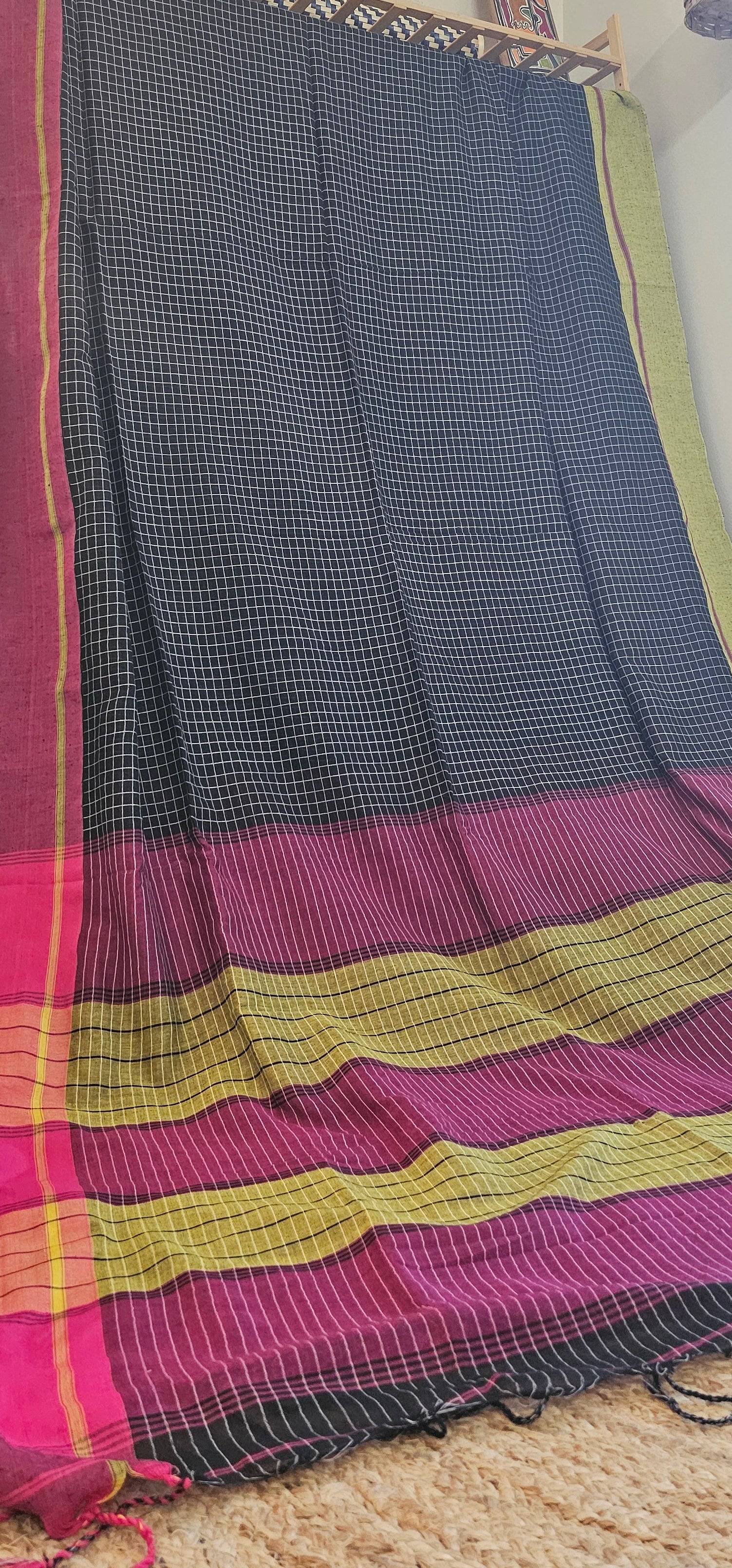 REKHA RANG -  Fine check weave, and vibrant Ganga Jamuna border