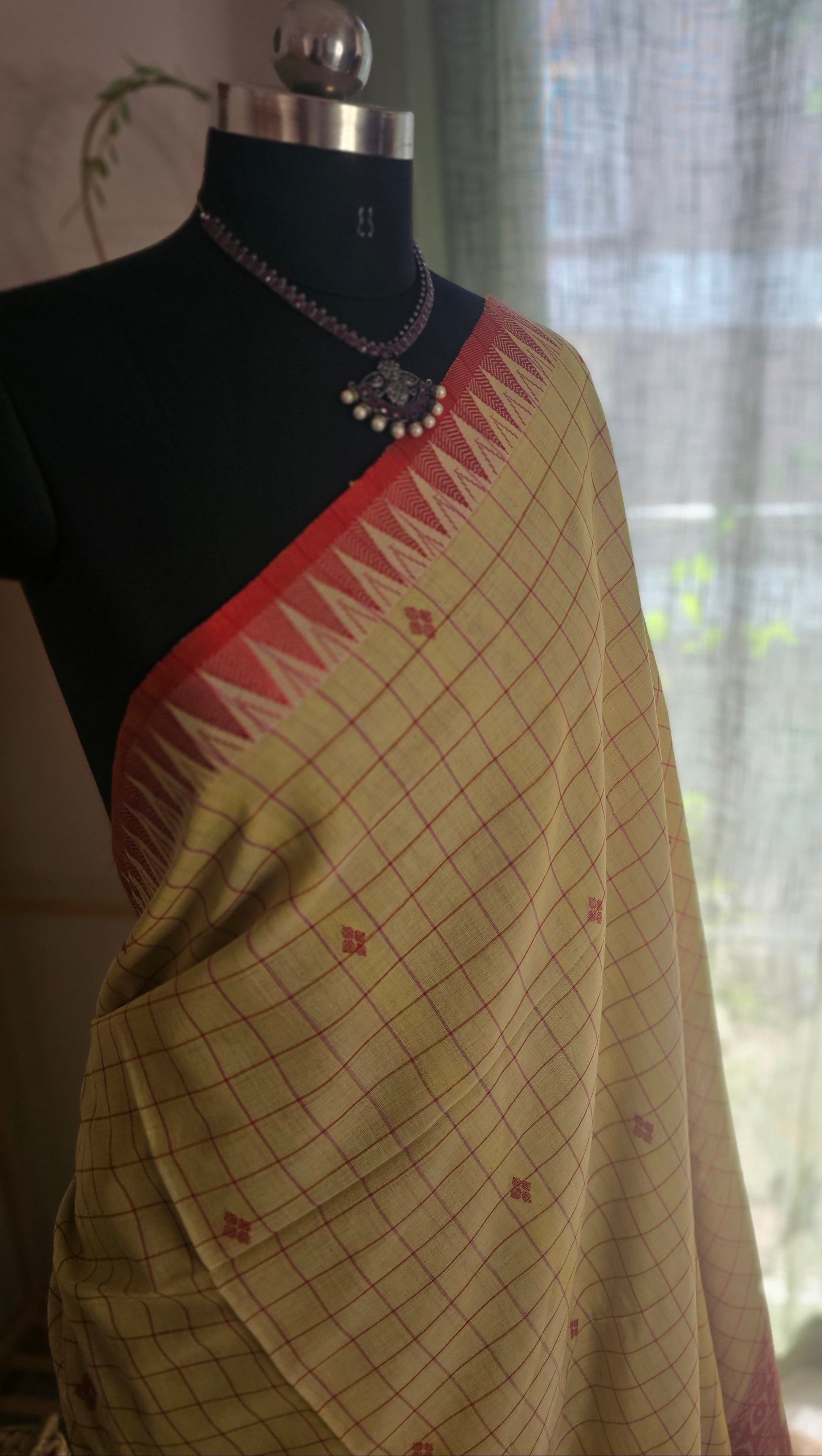 VEDHIKA - Handloom Jamdani Khadi Cotton
