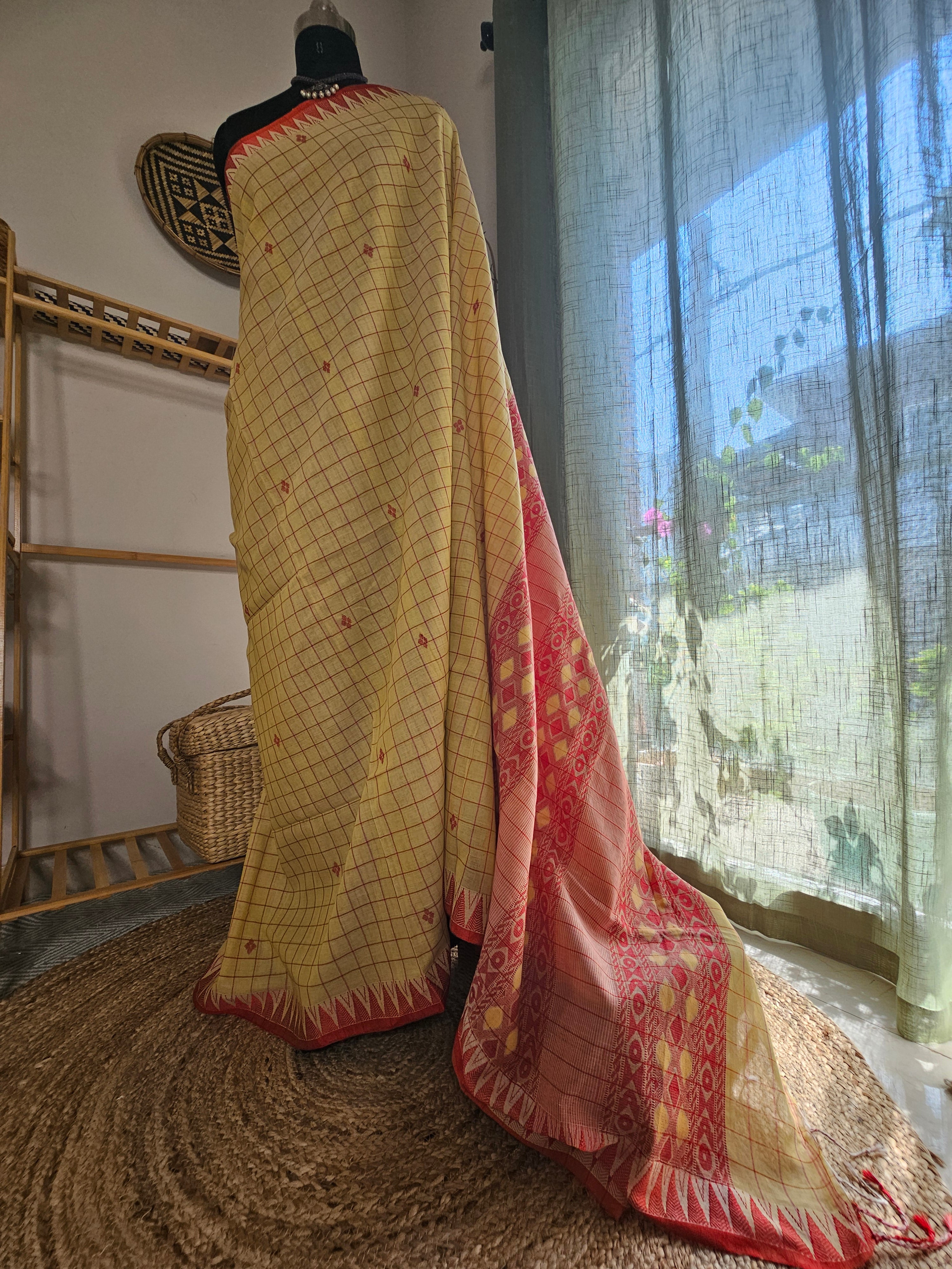 VEDHIKA - Handloom Jamdani Khadi Cotton