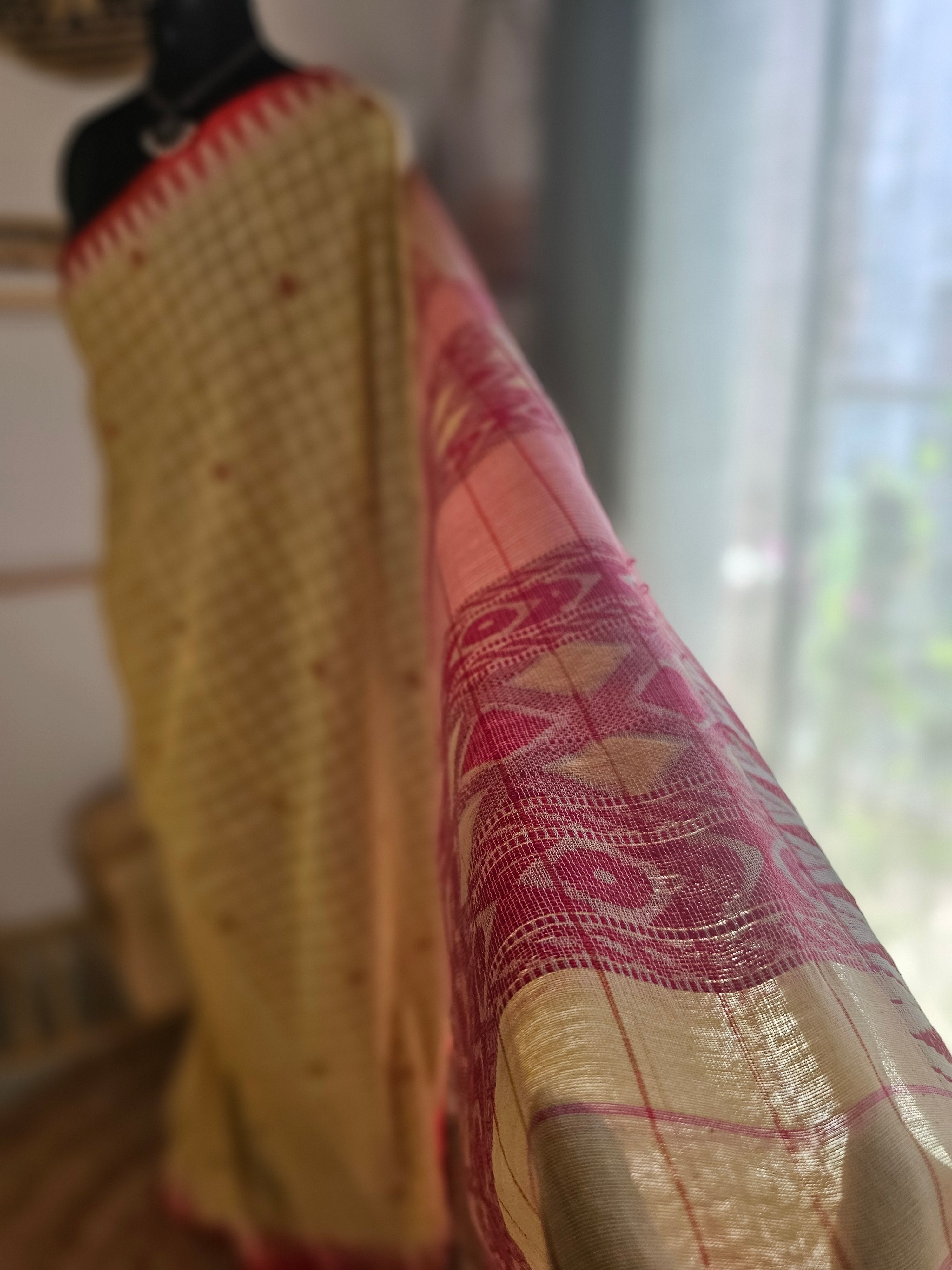 VEDHIKA - Handloom Jamdani Khadi Cotton