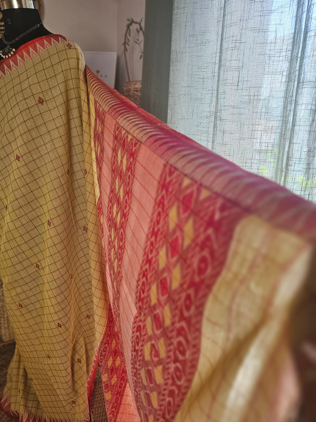 VEDHIKA - Handloom Jamdani Khadi Cotton