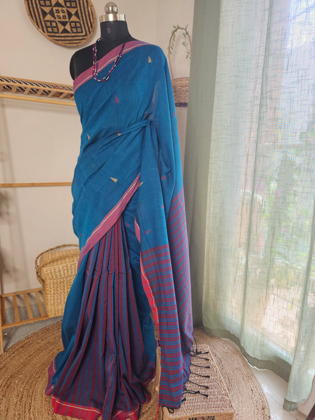 NEELIKA VAARNA - Timeless Begumpuri handloom woven Saree