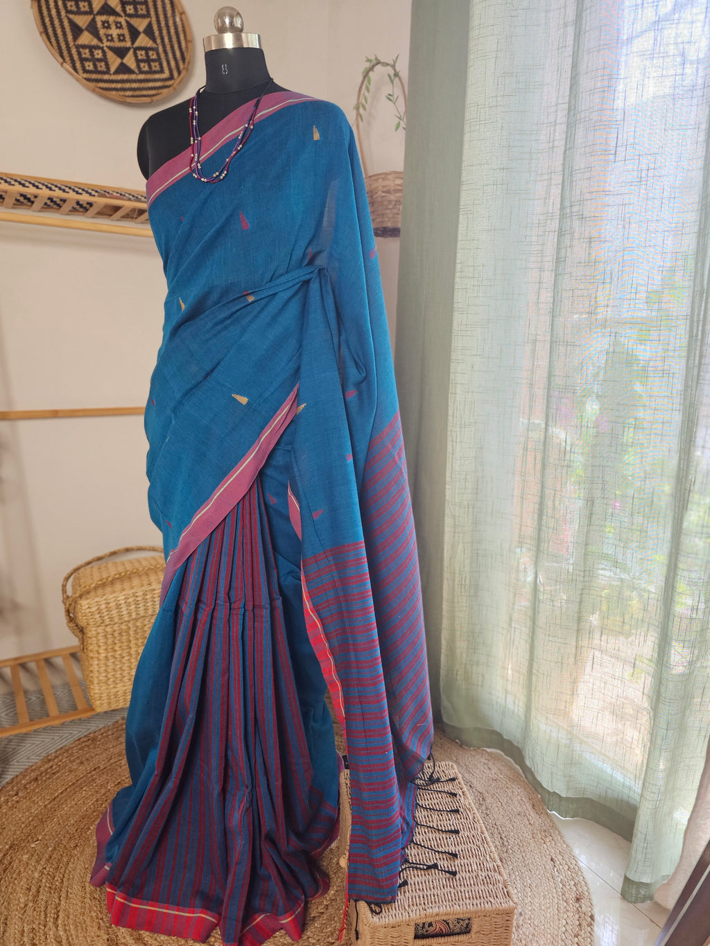 NEELIKA VAARNA - Timeless Begumpuri handloom woven Saree