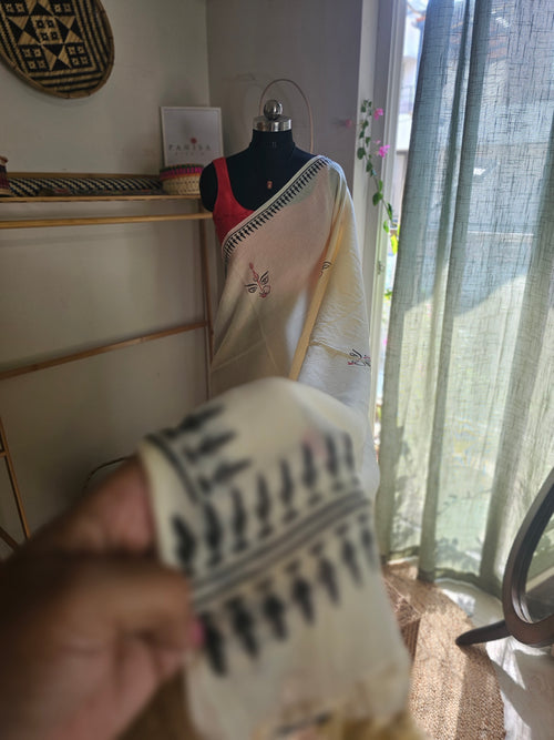 DEVI REKHA - Pure Handwoven Mulmul Saree
