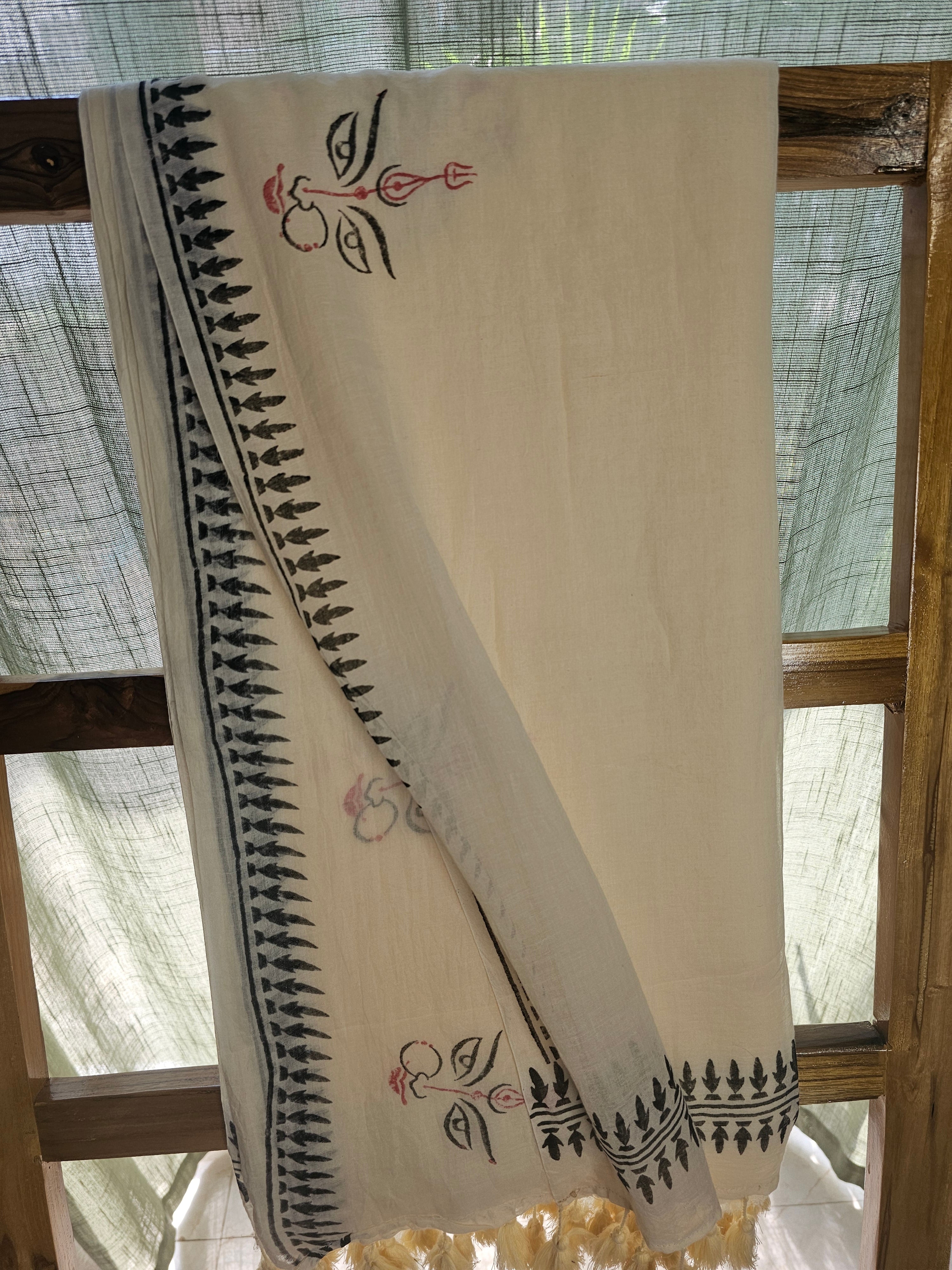 DEVI REKHA - Pure Handwoven Mulmul Saree