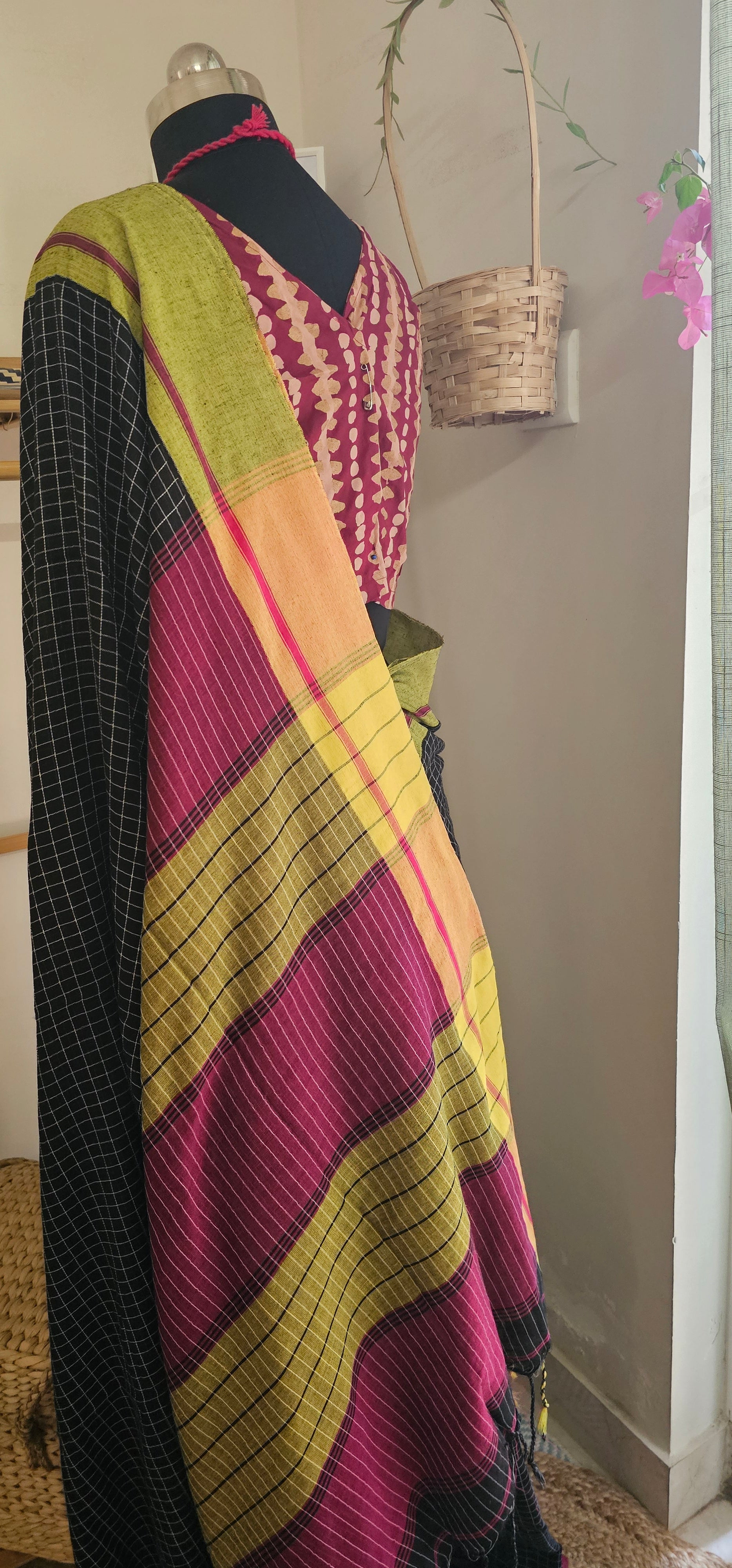 REKHA RANG -  Fine check weave, and vibrant Ganga Jamuna border