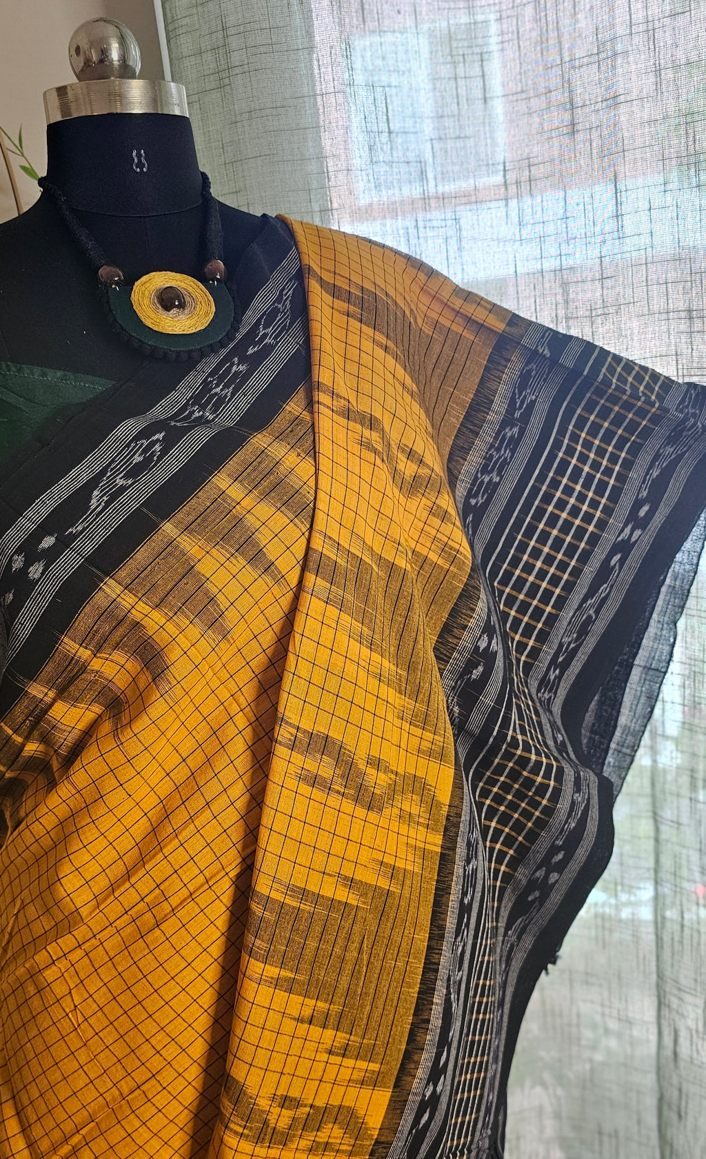 MRITTIKA MUSTRAD - Striking Khandua Daali Scot cotton saree