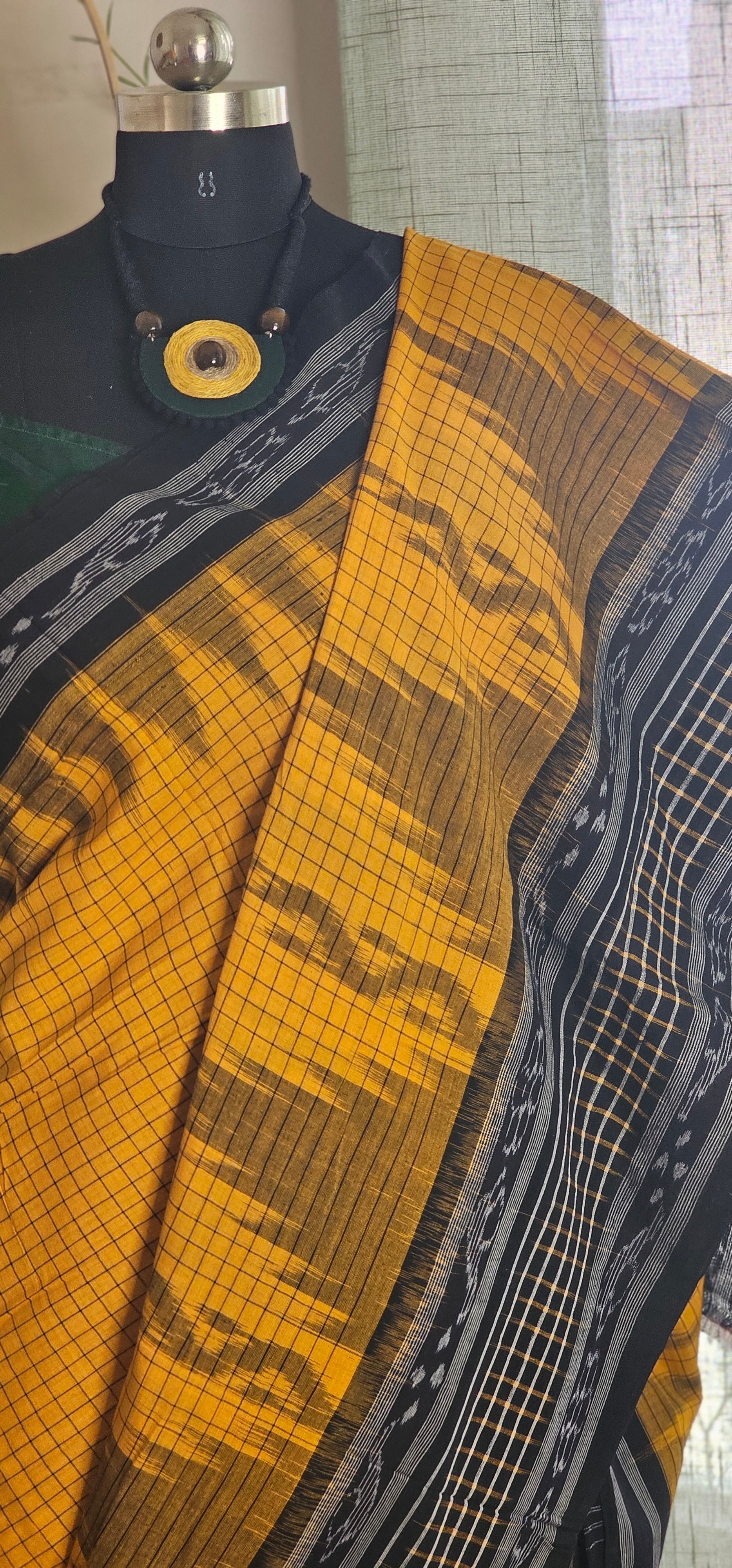 MRITTIKA MUSTRAD - Striking Khandua Daali Scot cotton saree