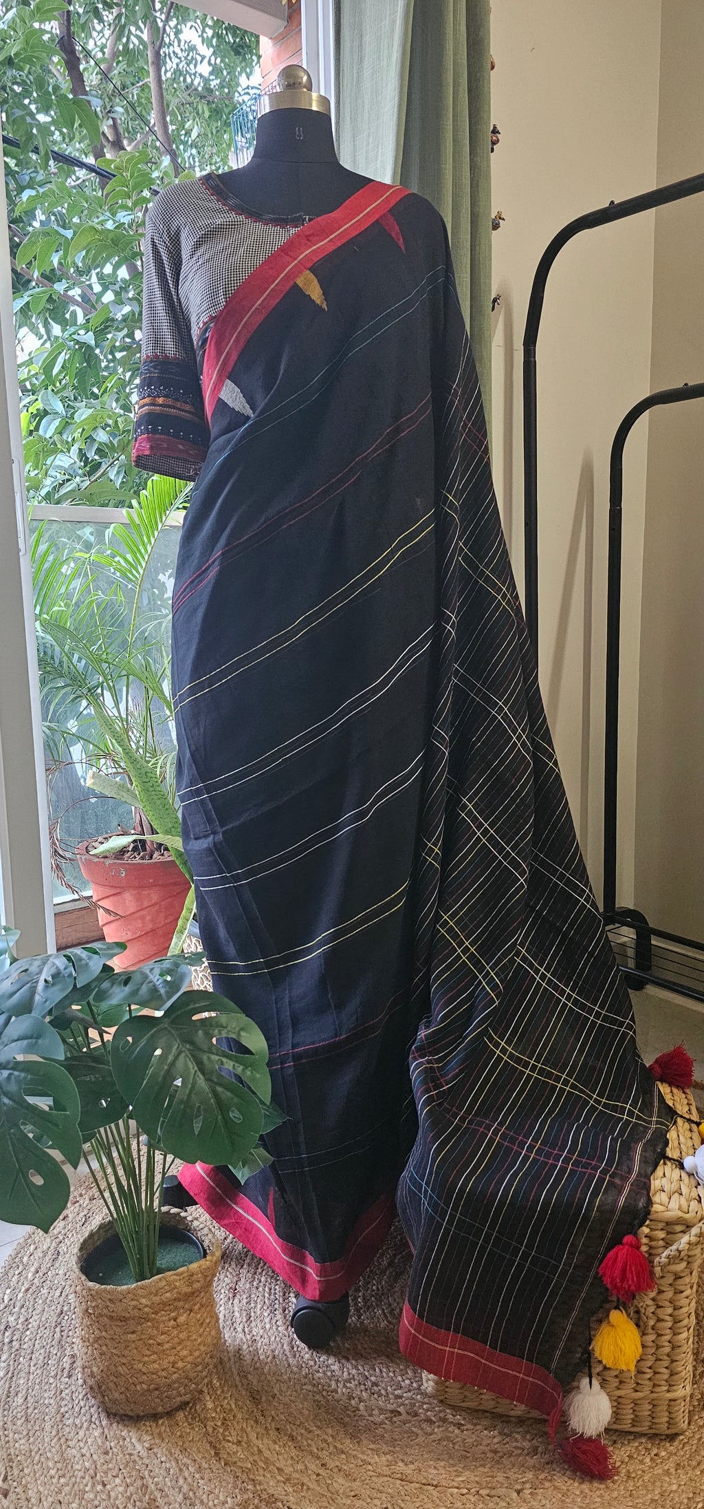 KAARIKA – An Artistic Creation Handwoven Cotton Saree