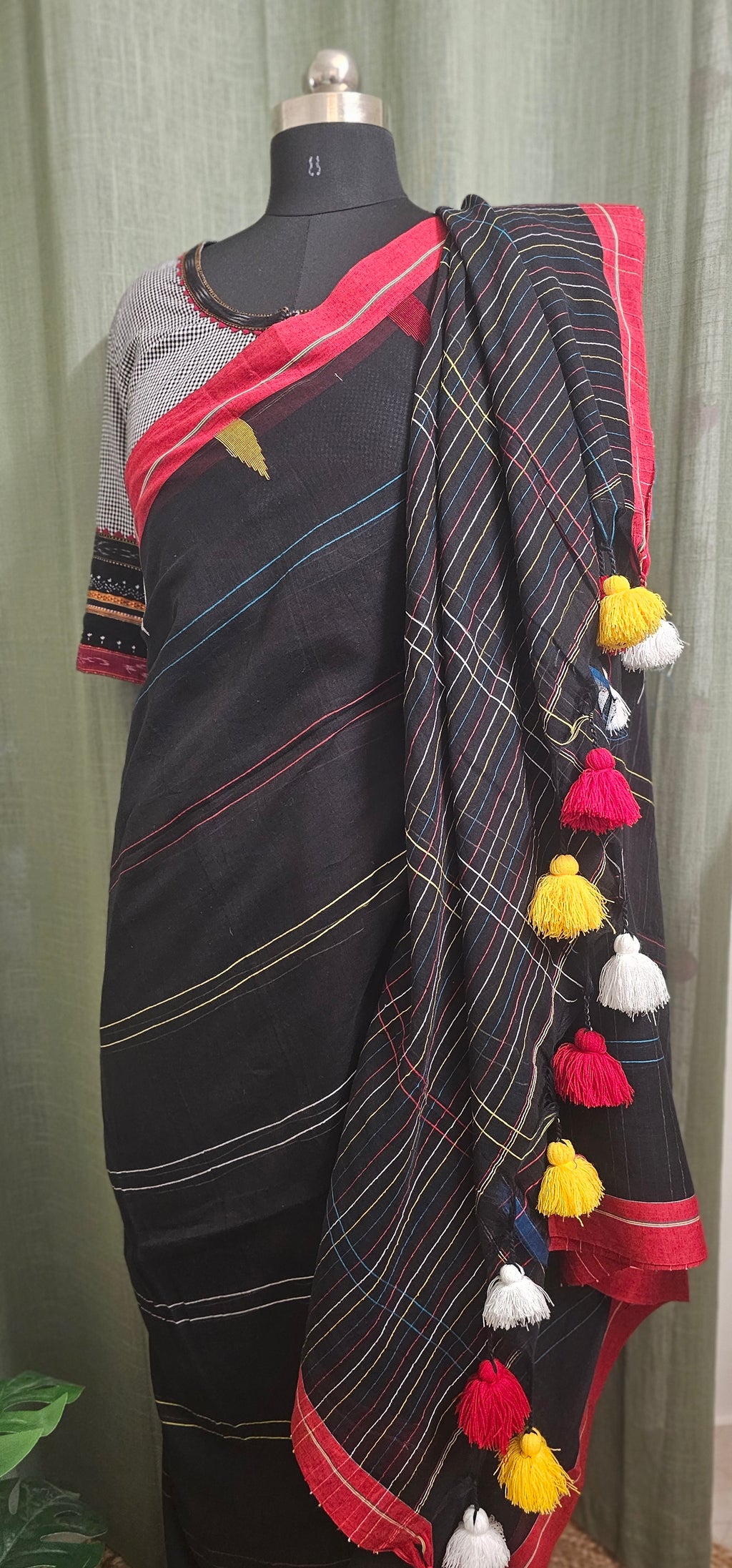 KAARIKA – An Artistic Creation Handwoven Cotton Saree